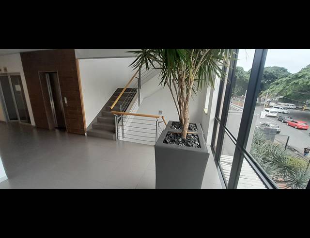 109M² OFFICE TO LET IN GLENWOOD